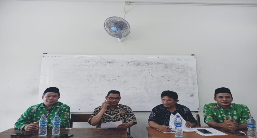 Rapat Kelulusan MTs Negeri 31 Jakarta Timur dihadiri oleh Pengawas Madrasah Kota Jakarta Timur H. IDRUS